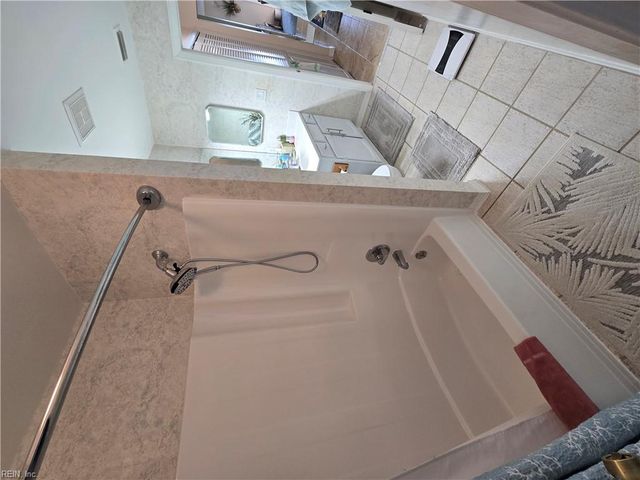 2717 Seashore CV, Virginia Beach, VA 23454
