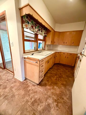1664 Hawthorne Avenue, Waterloo, IA 50702