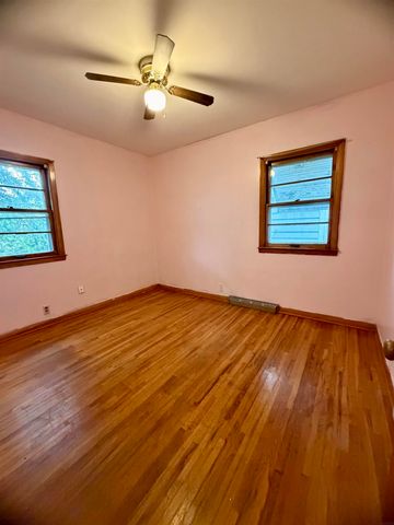 1664 Hawthorne Avenue, Waterloo, IA 50702