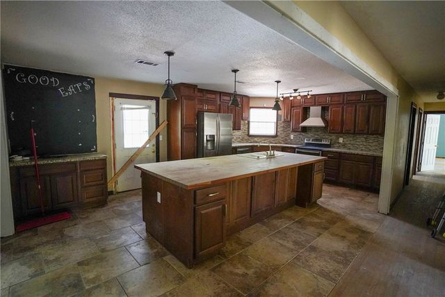 15777 Post Oak Road, Plantersville, TX 77363