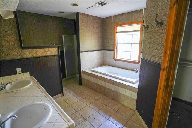 15777 Post Oak Road, Plantersville, TX 77363