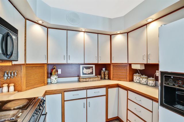 424 Miller Way, Newport Town, VT 05857