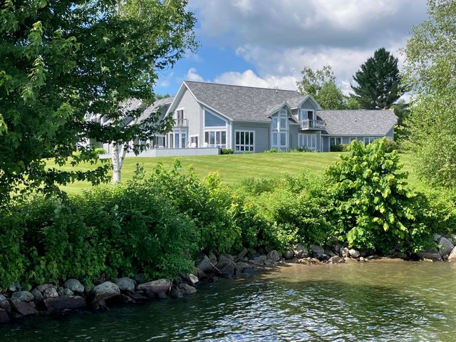 424 Miller Way, Newport Town, VT 05857