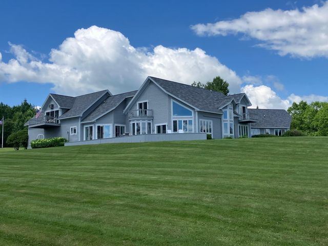 424 Miller Way, Newport Town, VT 05857