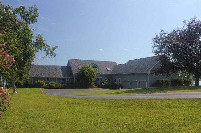 424 Miller Way, Newport Town, VT 05857