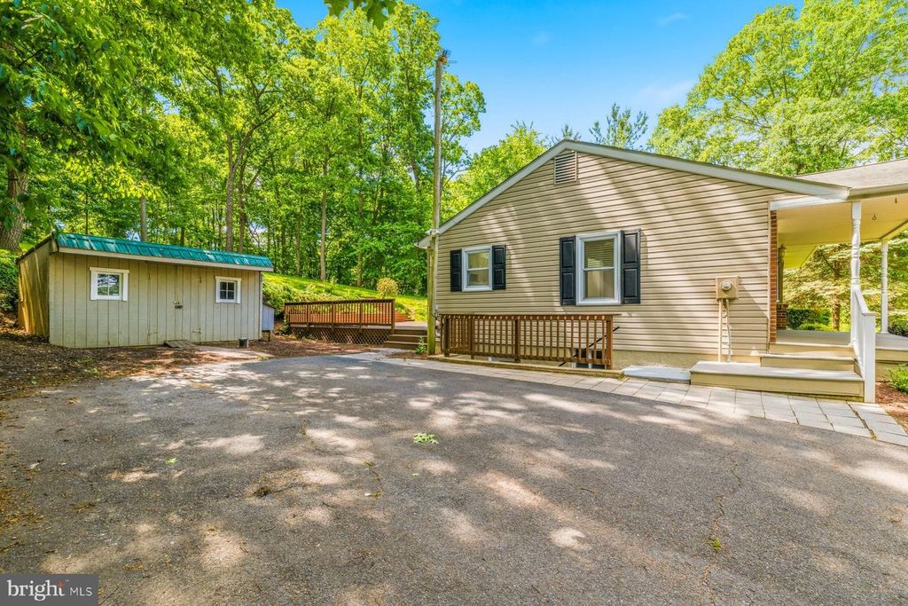 Image 30 of property listing at 3204 BUFFALO RD, New Windsor, MD 21776