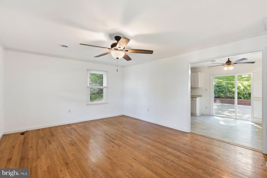 Image 4 of property listing at 3204 BUFFALO RD, New Windsor, MD 21776