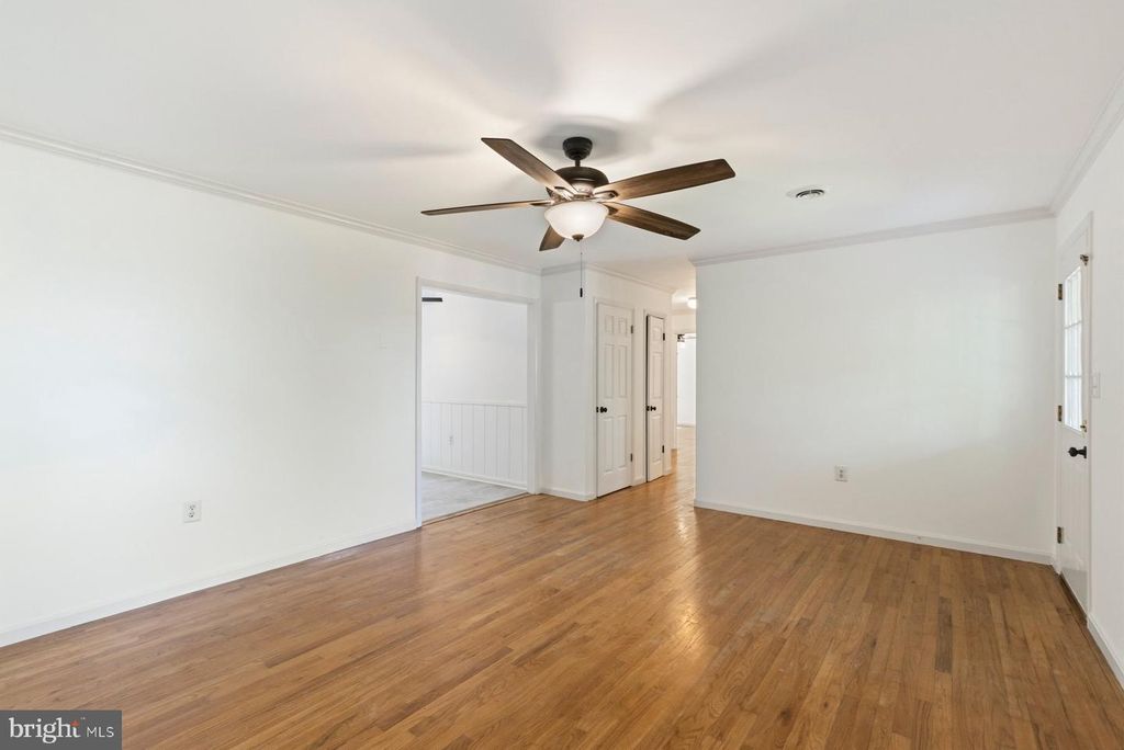 Image 5 of property listing at 3204 BUFFALO RD, New Windsor, MD 21776