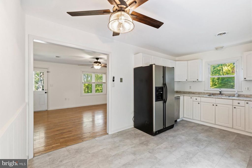 Image 7 of property listing at 3204 BUFFALO RD, New Windsor, MD 21776