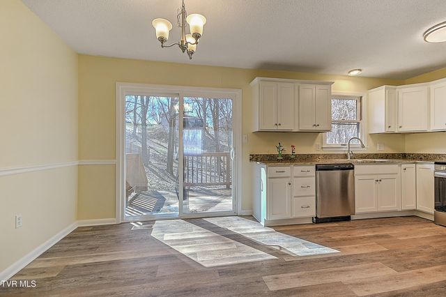 22126 Pinebrook Drive, Bristol, VA 24202