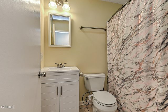 22126 Pinebrook Drive, Bristol, VA 24202