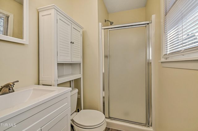 22126 Pinebrook Drive, Bristol, VA 24202