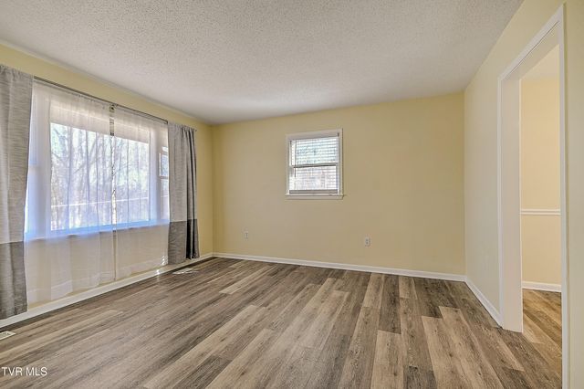 22126 Pinebrook Drive, Bristol, VA 24202