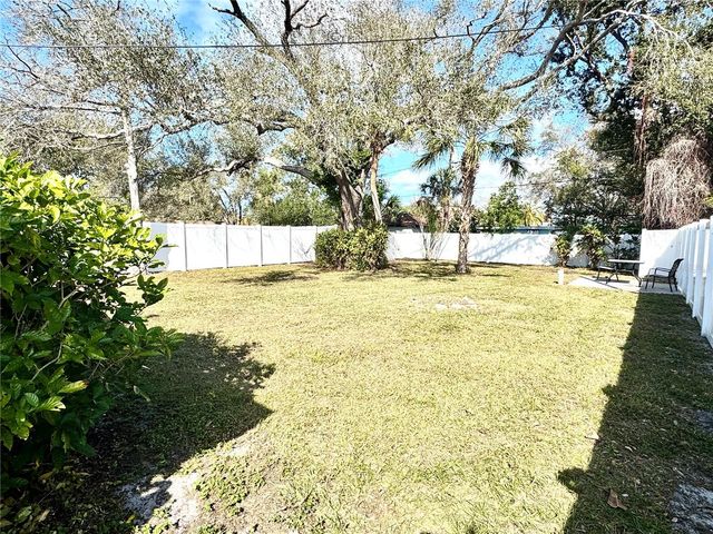 933 MYRTLE AVENUE, Venice, FL 34285