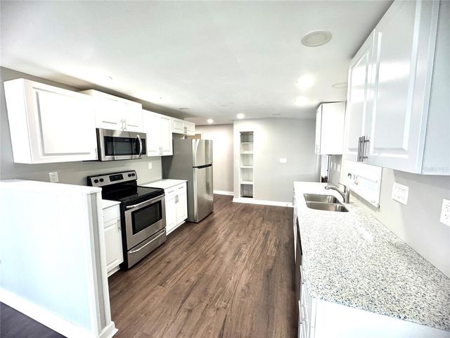 933 MYRTLE AVENUE, Venice, FL 34285