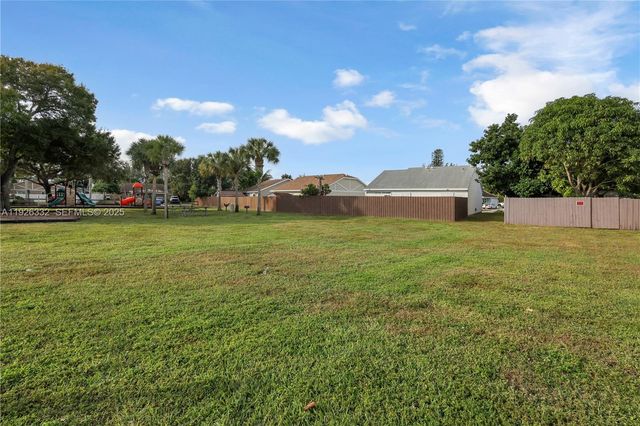 22882 Markham Way, Boca Raton, FL 33428