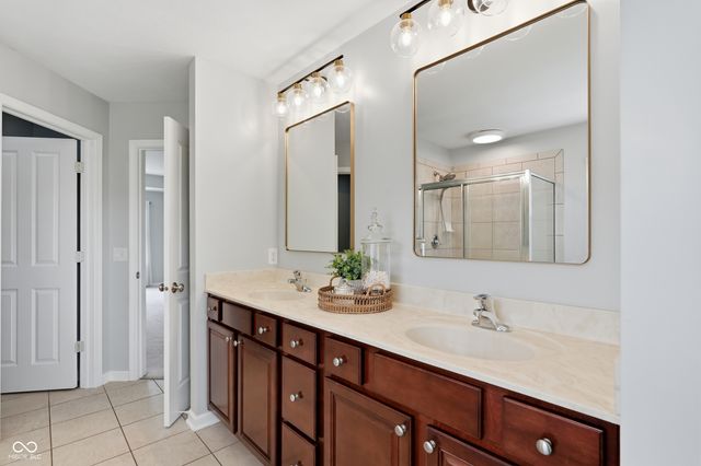 11550 Buckskin, Zionsville, IN 46077