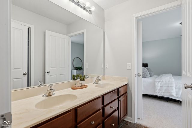 11550 Buckskin, Zionsville, IN 46077