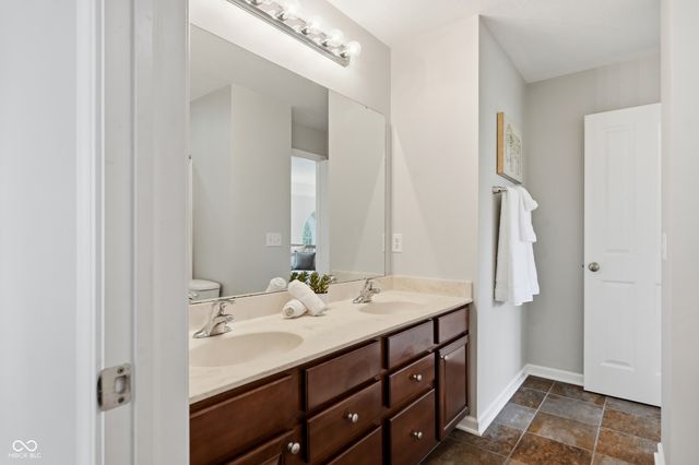 11550 Buckskin, Zionsville, IN 46077