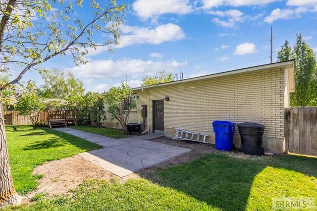 148 S 5th W, Rexburg, ID 83440