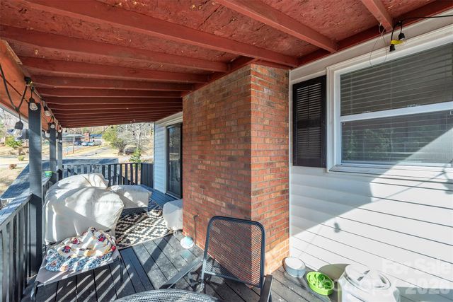 5 Three J Lane, Swannanoa, NC 28778