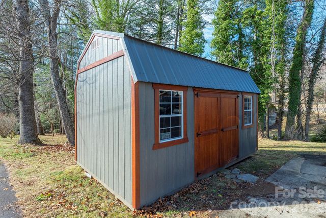 5 Three J Lane, Swannanoa, NC 28778