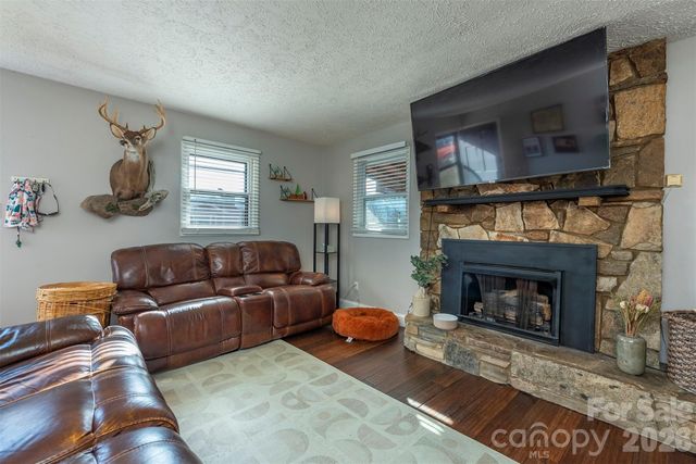 5 Three J Lane, Swannanoa, NC 28778