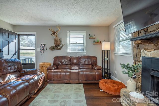 5 Three J Lane, Swannanoa, NC 28778