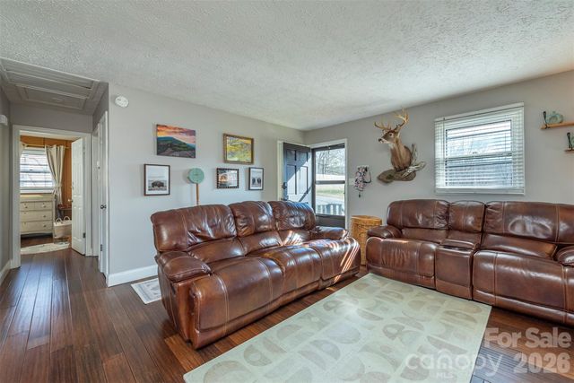 5 Three J Lane, Swannanoa, NC 28778