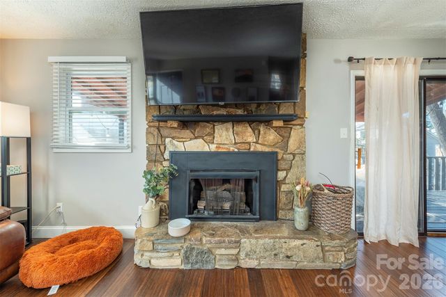 5 Three J Lane, Swannanoa, NC 28778