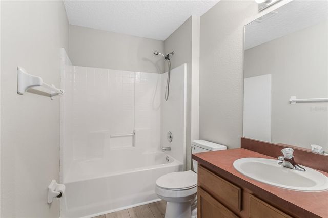 1037 BLUEGRASS DRIVE, Groveland, FL 34736