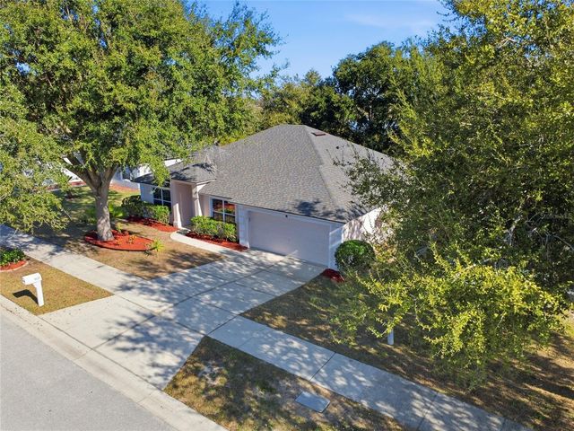 1037 BLUEGRASS DRIVE, Groveland, FL 34736