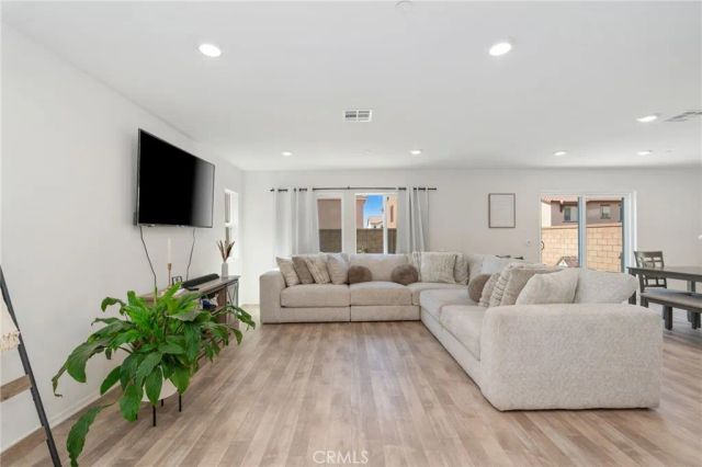 8496 Woodrose, Jurupa Valley, CA 92509