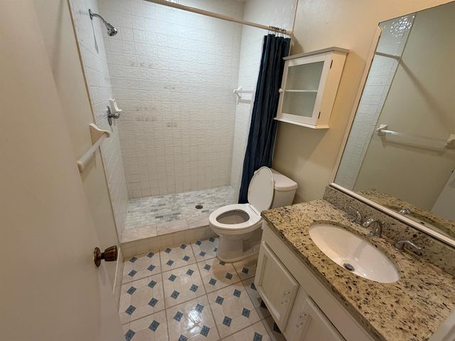 2400 SW 19th Avenue 128, Boynton Beach, FL 33426