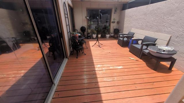 2400 SW 19th Avenue 128, Boynton Beach, FL 33426