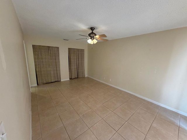 2400 SW 19th Avenue 128, Boynton Beach, FL 33426
