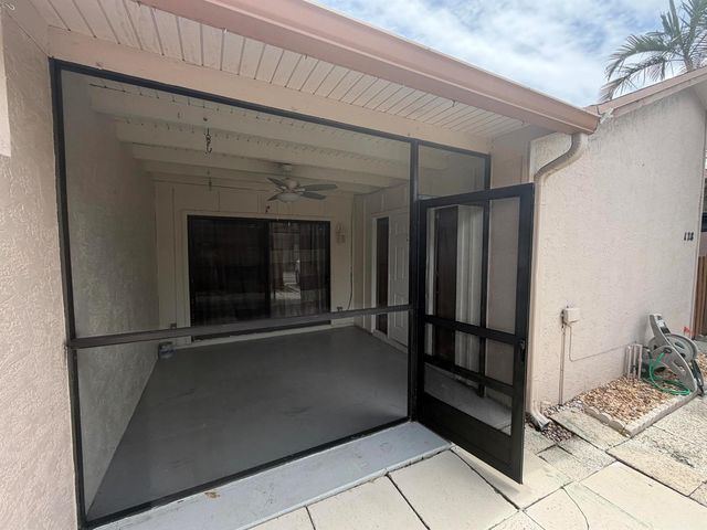 2400 SW 19th Avenue 128, Boynton Beach, FL 33426