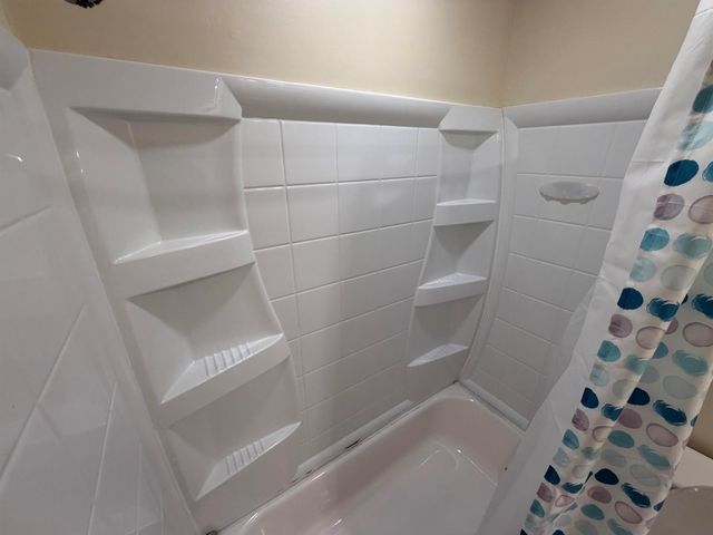 2400 SW 19th Avenue 128, Boynton Beach, FL 33426