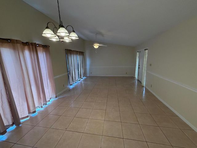 2400 SW 19th Avenue 128, Boynton Beach, FL 33426