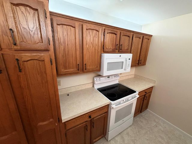 2400 SW 19th Avenue 128, Boynton Beach, FL 33426