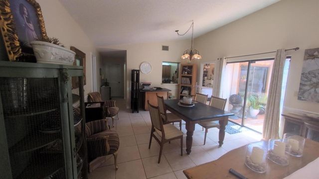2400 SW 19th Avenue 128, Boynton Beach, FL 33426