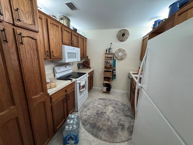 2400 SW 19th Avenue 128, Boynton Beach, FL 33426