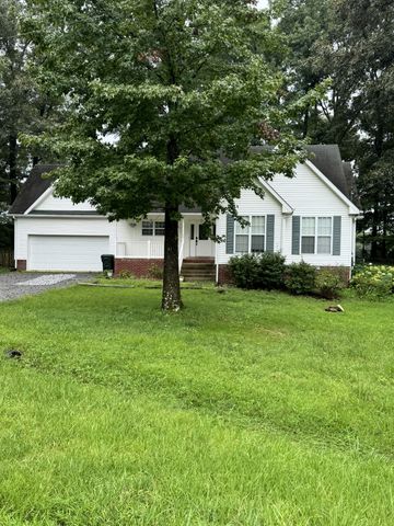 127 Silver Leaf Cir, Dickson, TN 37055