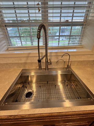 127 Silver Leaf Cir, Dickson, TN 37055
