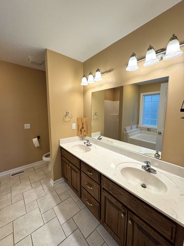 127 Silver Leaf Cir, Dickson, TN 37055
