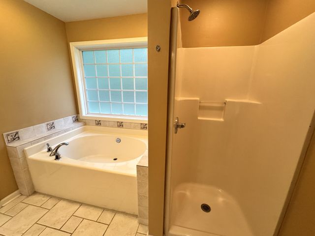 127 Silver Leaf Cir, Dickson, TN 37055