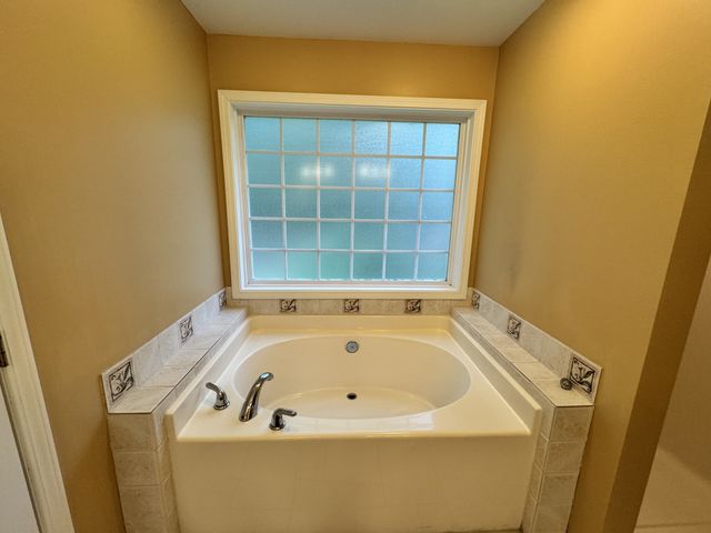 127 Silver Leaf Cir, Dickson, TN 37055