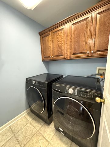 127 Silver Leaf Cir, Dickson, TN 37055