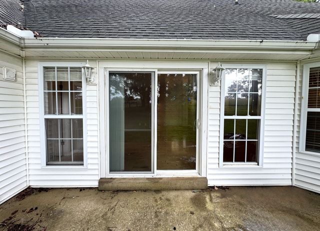 127 Silver Leaf Cir, Dickson, TN 37055