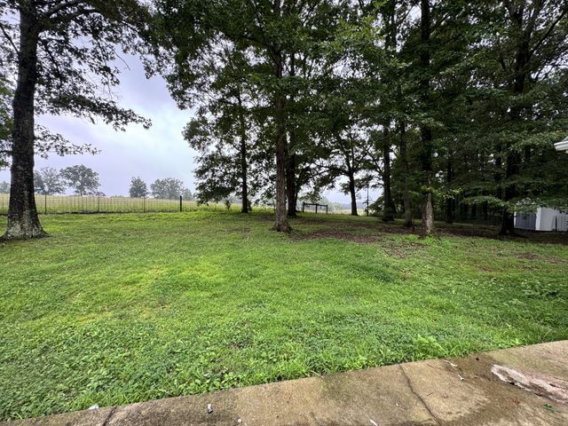 127 Silver Leaf Cir, Dickson, TN 37055